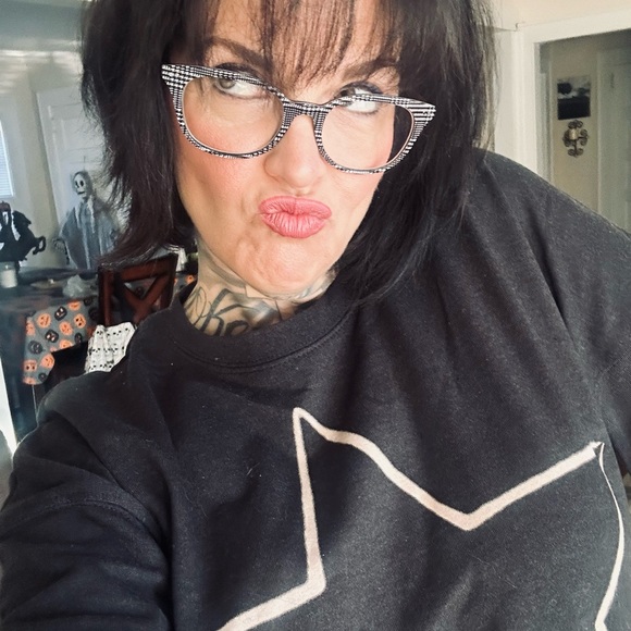 Meet your Posher, Amber - Picture 8 of 9